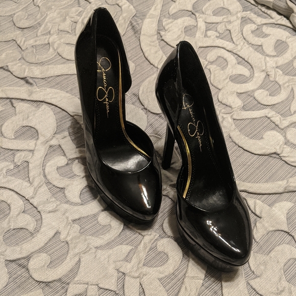 Jessica Simpson Shoes - Jessica Simpson size 6 black patent platform heels